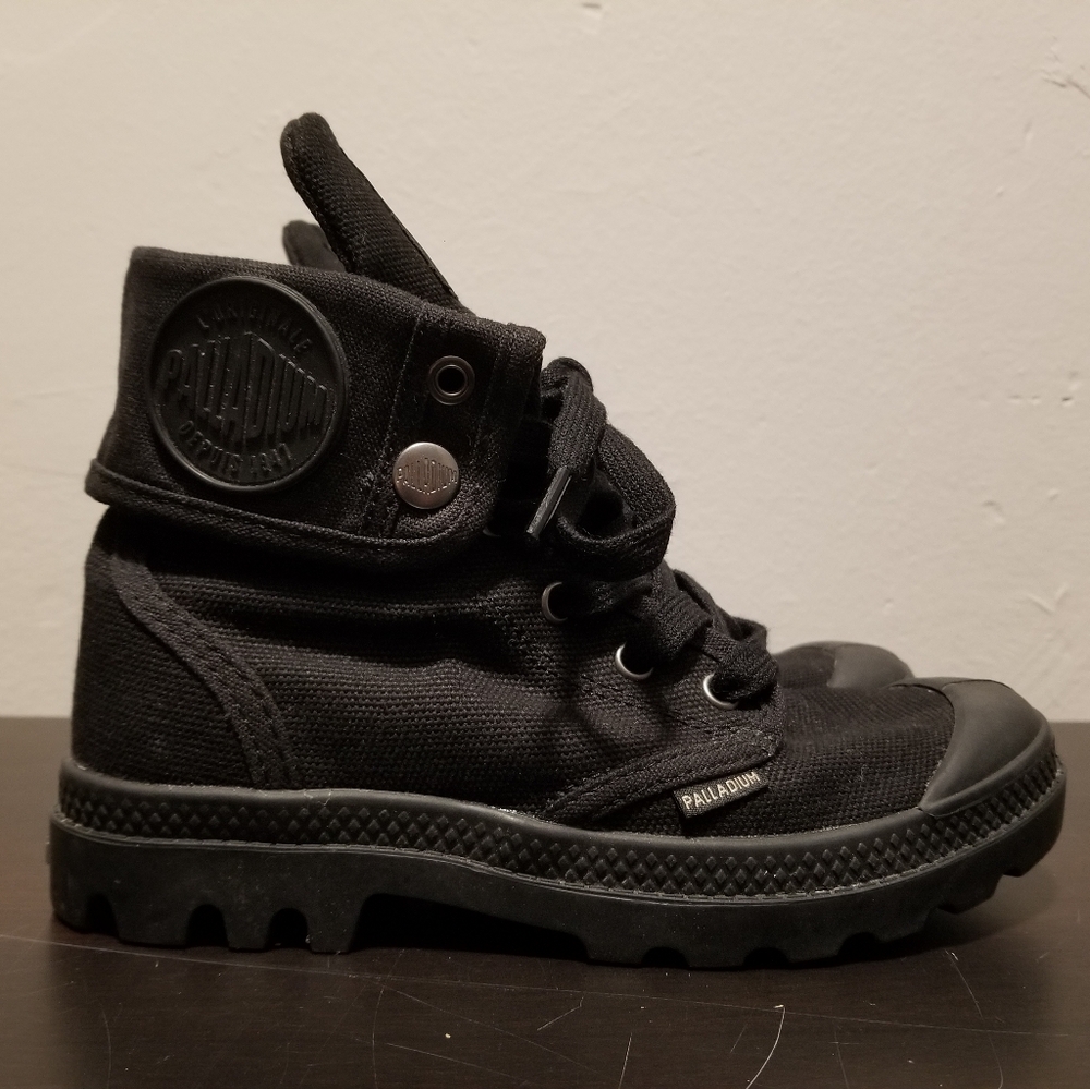 PALLADIUM BLACK COMBAT BOOTS PUNK GOTH LACE UP BOOTIES SIZE 5      STREET WEAR